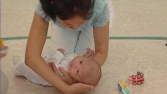 怎么训练宝宝抬头视频,轻松掌握宝宝抬头技巧