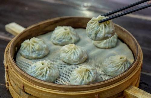 开封灌汤包视频,一口咬下，汤汁四溢的美食传奇